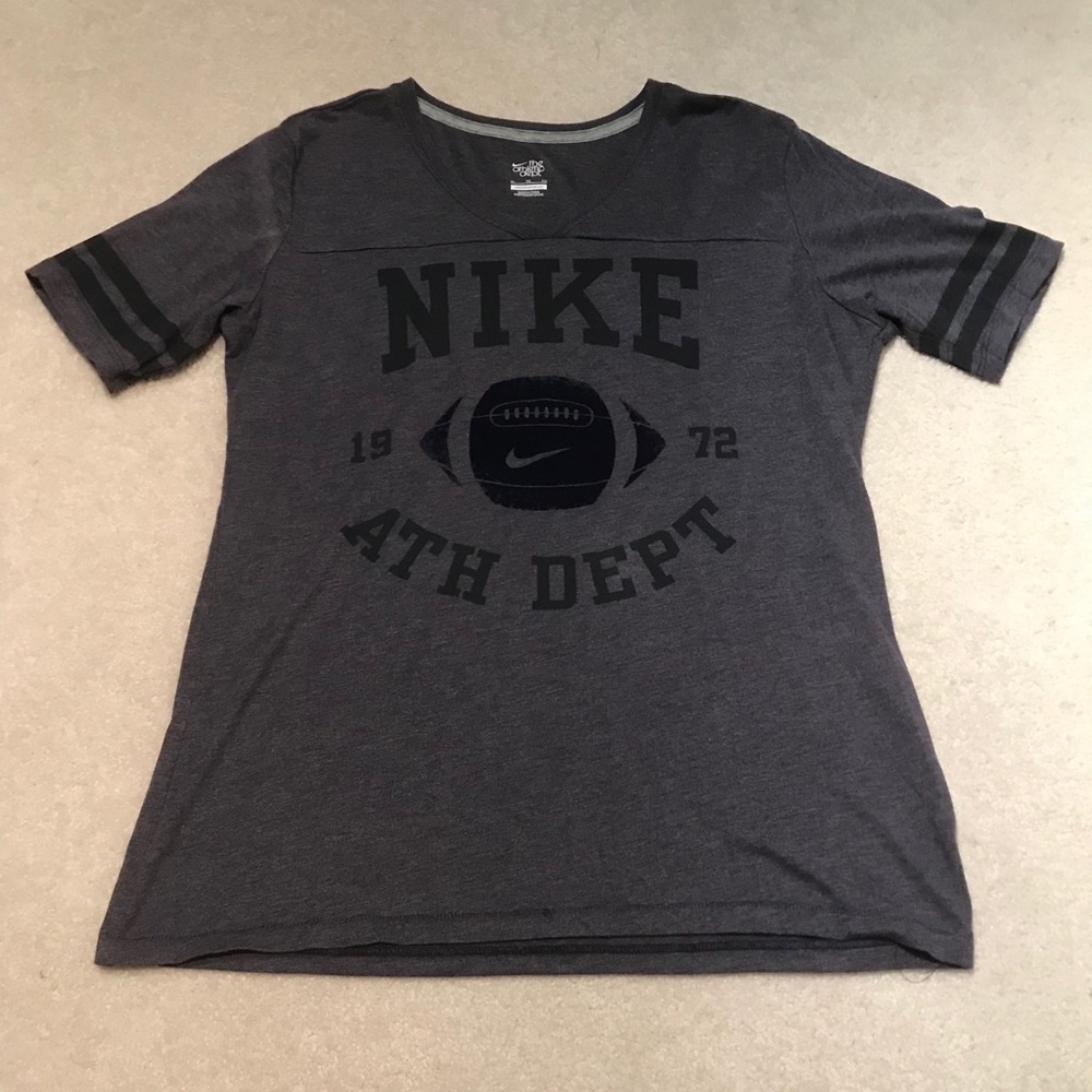 EUC Nike Varsity Tee